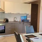 아파트 San