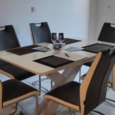 Apartment San *