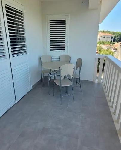 Apartment San Loviste